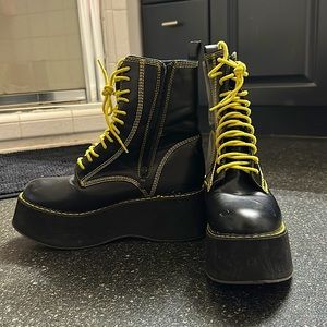 Women’s platform boots